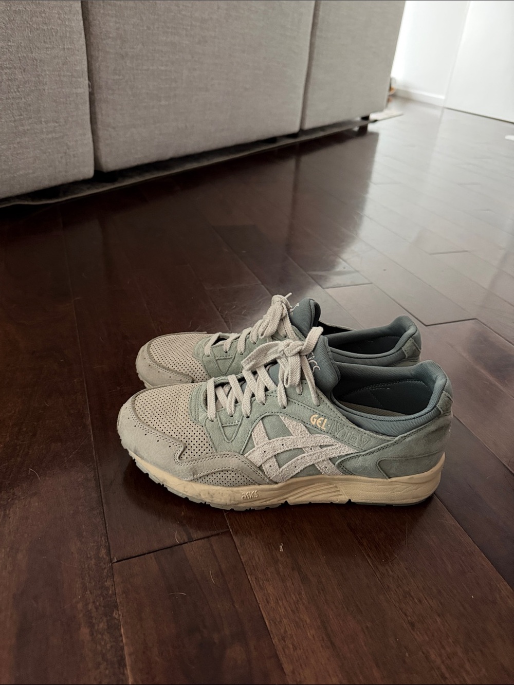 Asics GEL-LYTE V Unisex Sneakers in Sage Green and Beige - Men’s 9